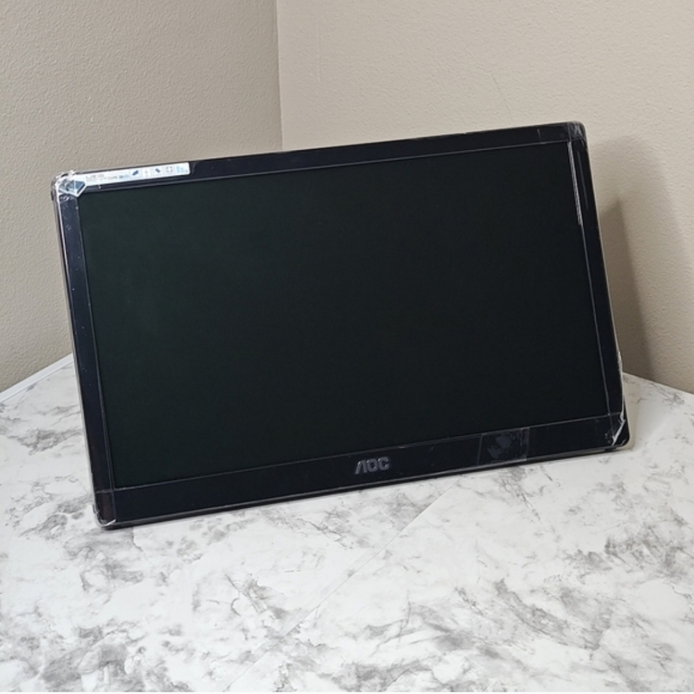 Portable LED HD Monitor - Picture 6 of 8